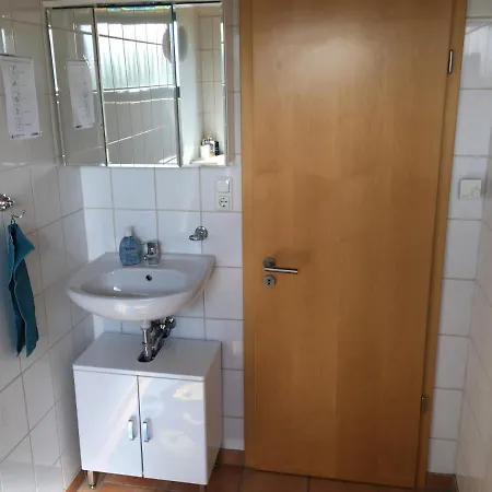 Naturnahes Gastezimmer Mit Kuche In Ostseenahe